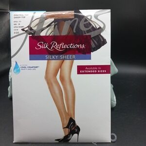 Hanes 717 Silk Reflections Control Top Sheer Toe Pantyhose Size CD Little Color